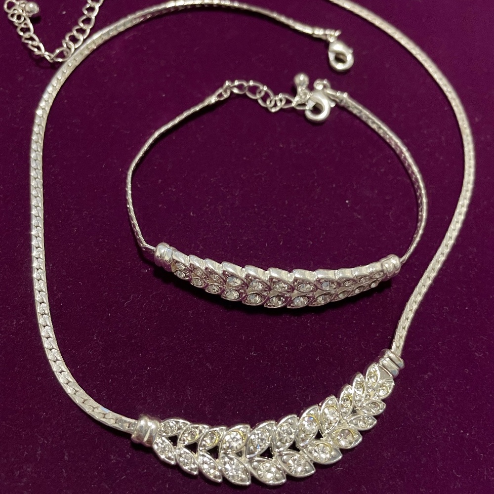 Necklace and Bracelet, Silver and diamonds